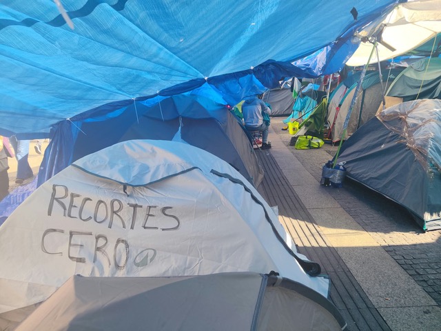 Tienda de Recortes Cero en la acampada de Sol