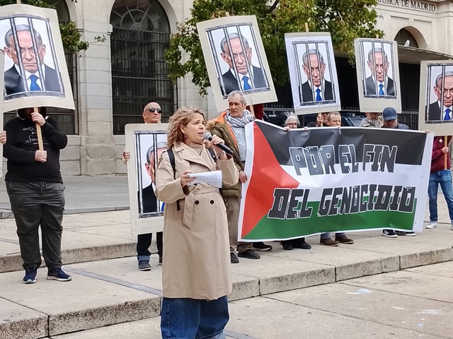 Acto-concentración «Netanyahu al Tribunal Penal» en la plaza Juan Goytisolo de Madrid